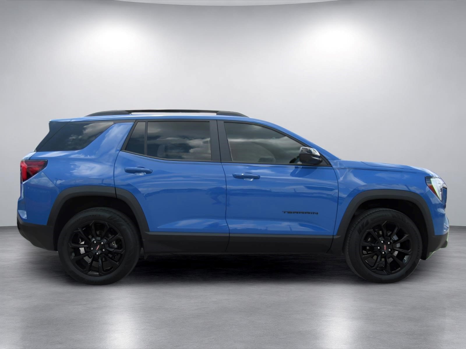 Used 2026 GMC Terrain Elevation w/ Black Edition FWD image 2