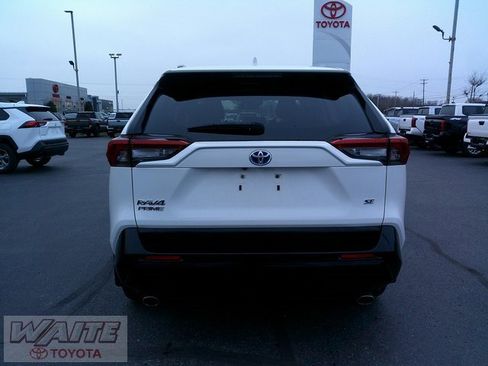 Certified 2024 Toyota RAV4 SE image 3