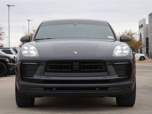 Used 2023 Porsche Macan image 2