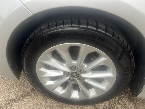Used 2022 Toyota Corolla LE FWD image 11