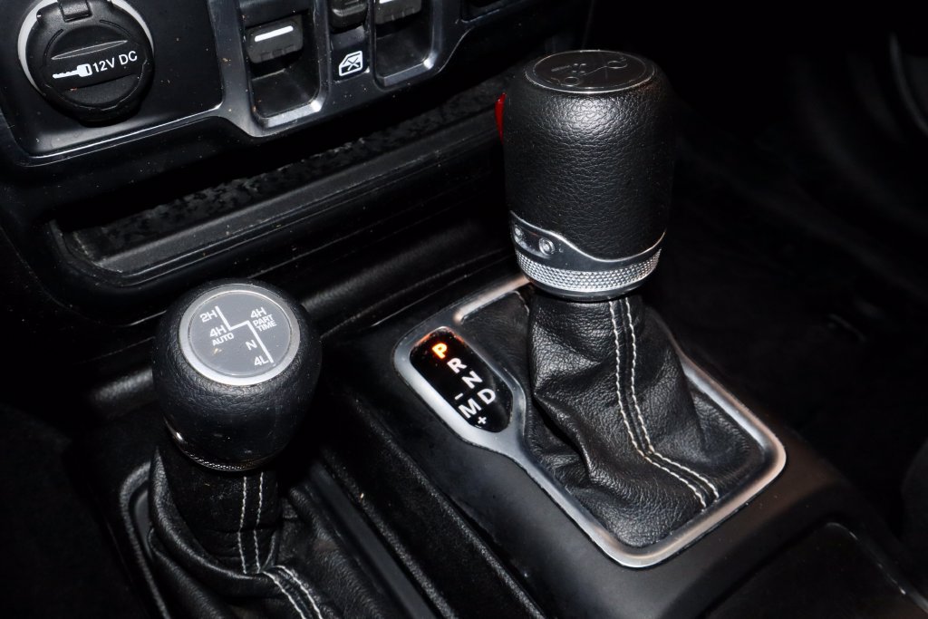 Used 2020 Jeep Wrangler Unlimited Sahara AWD/4WD image 33