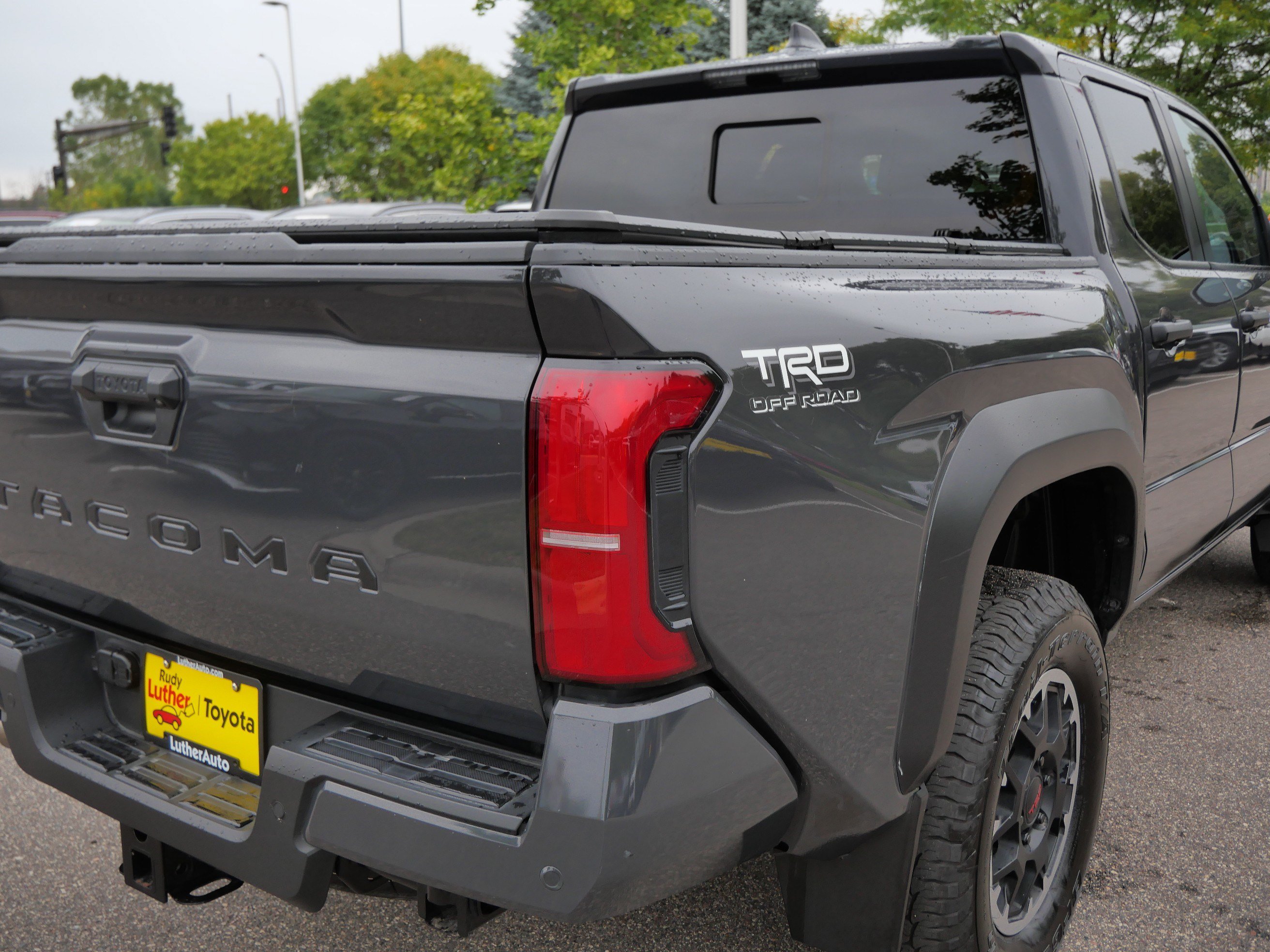 Used 2024 Toyota Tacoma TRD Off-Road w/ TRD Off Road Upgrade Package AWD/4WD image 18