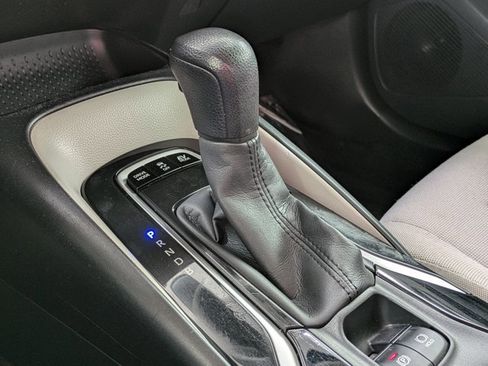 Used 2021 Toyota Corolla LE image 13