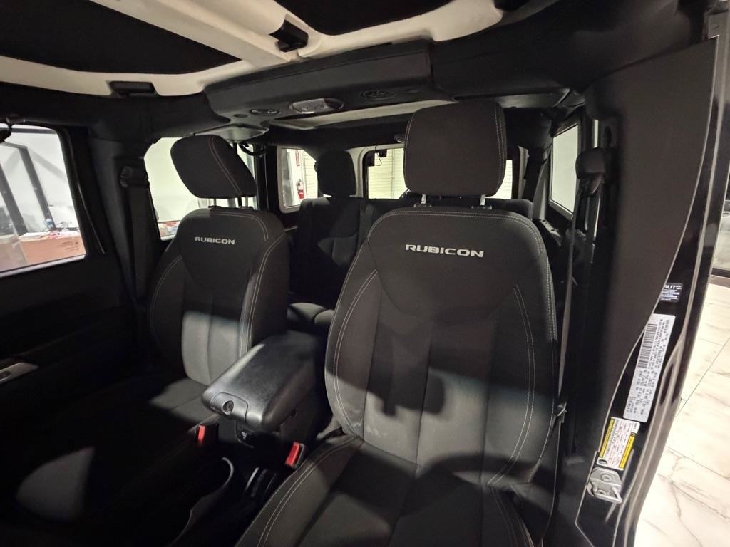 Used 2016 Jeep Wrangler Unlimited Rubicon w/ Connectivity Group AWD/4WD image 17