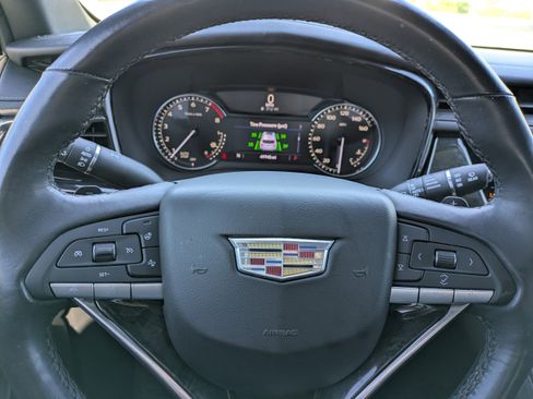 Used 2021 Cadillac XT6 Premium Luxury image 23