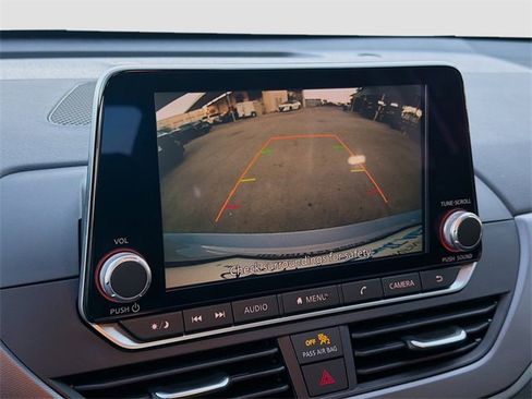 Used 2024 Nissan Altima 2.5 SR image 13