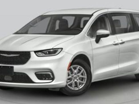Used 2023 Chrysler Pacifica Touring-L FWD image 1