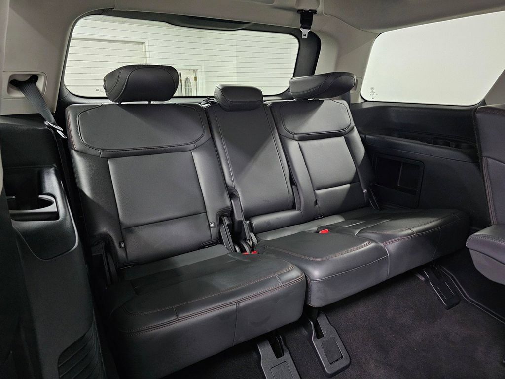Used 2025 Ford Expedition Active AWD/4WD image 28