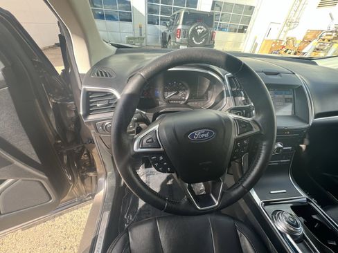 Used 2019 Ford Edge Titanium w/ Equipment Group 301A image 16