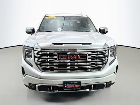 Used 2023 GMC Sierra 1500 Denali w/ Technology Package AWD/4WD image 2