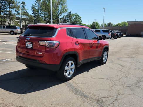 Used 2020 Jeep Compass Latitude AWD/4WD image 10