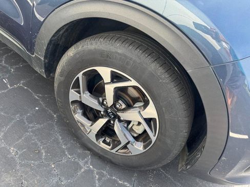 Used 2021 Kia Sportage LX FWD image 5
