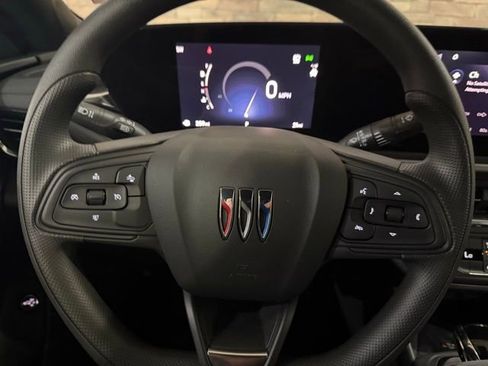 Used 2025 Buick Envista Preferred w/ Convenience II Package FWD image 17