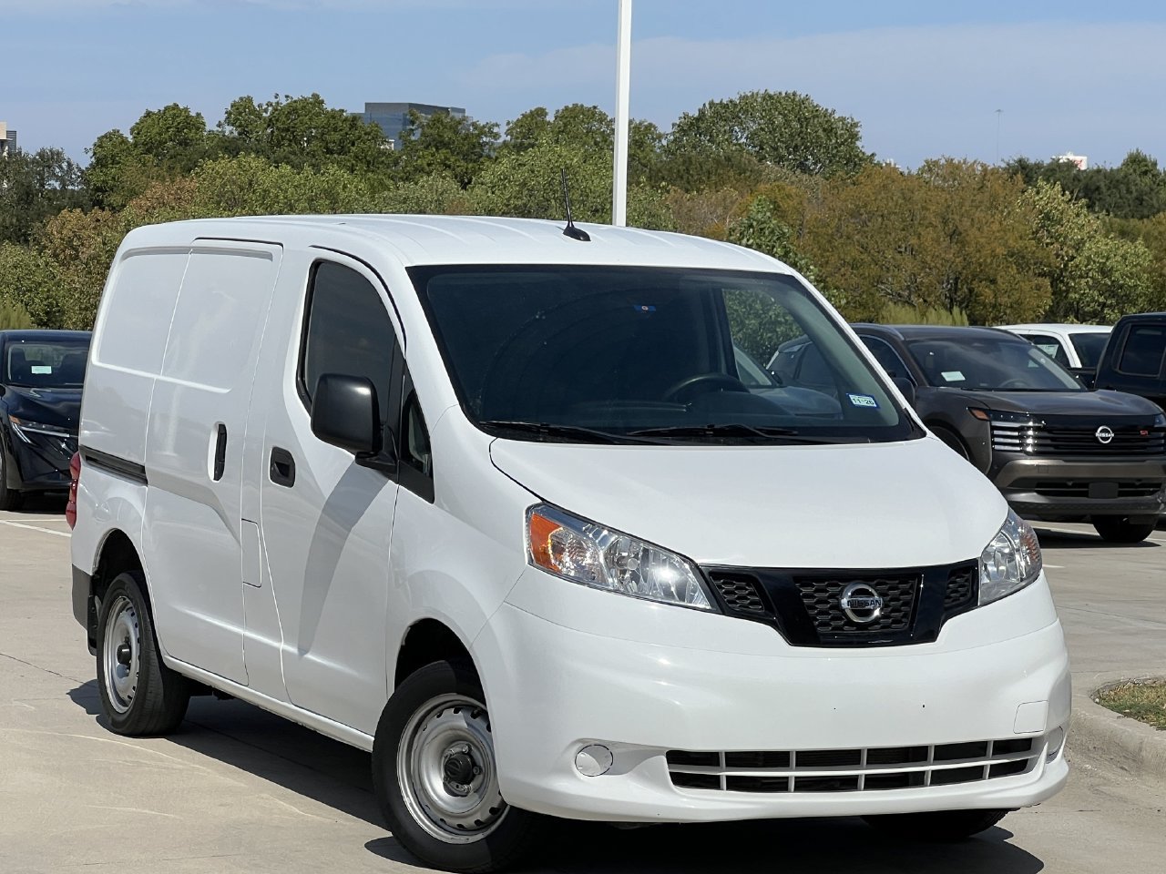 Used 2021 Nissan NV200 S FWD image 2