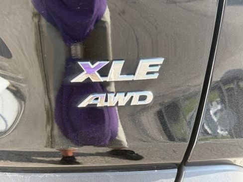 Used 2025 Toyota RAV4 XLE AWD/4WD image 10