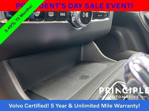 Certified 2025 Volvo XC90 T8 Core image 18