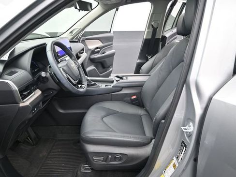 Used 2024 Toyota Grand Highlander Platinum image 14