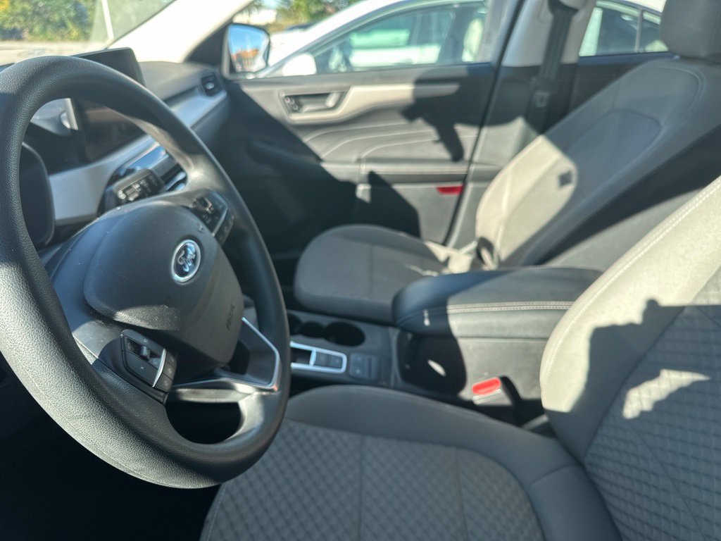 Used 2022 Ford Escape SE FWD image 9
