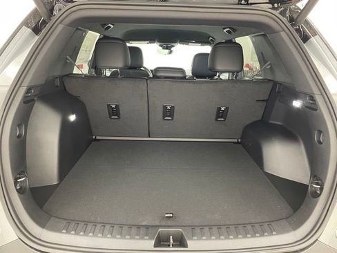 New 2026 Chevrolet Equinox LT w/ Convenience Package II AWD/4WD image 12