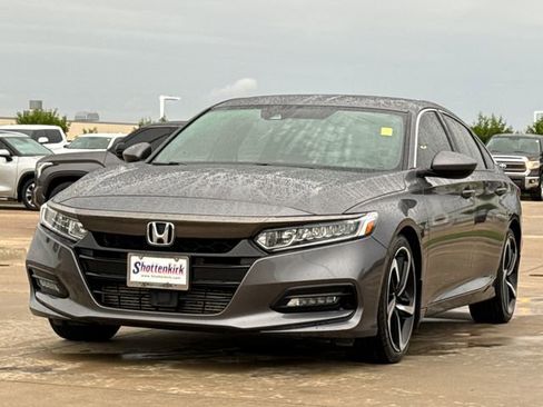 Used 2018 Honda Accord Sport image 3