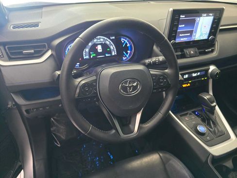 Used 2020 Toyota RAV4 XSE AWD/4WD image 2