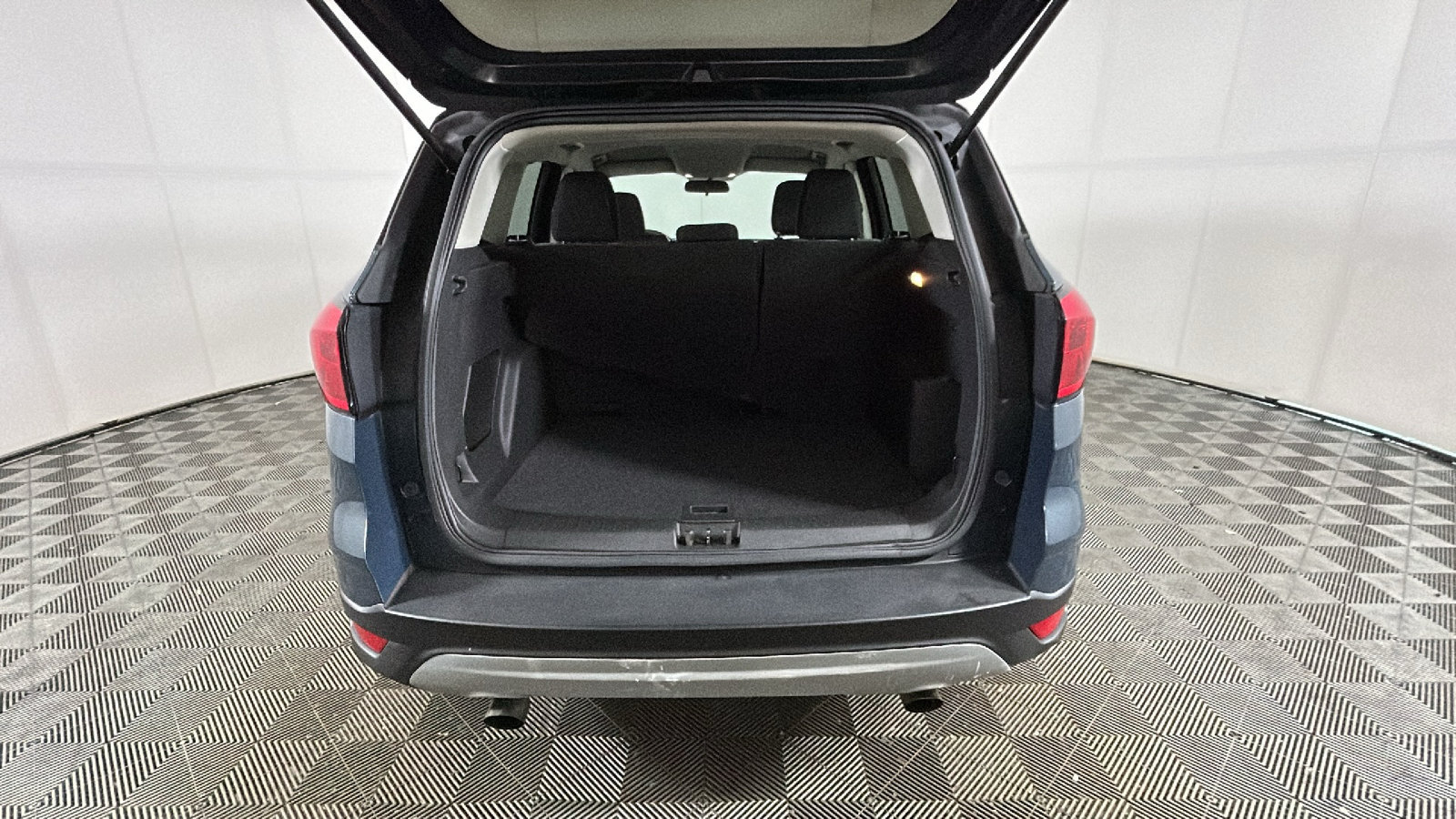 Used 2019 Ford Escape SE FWD image 32