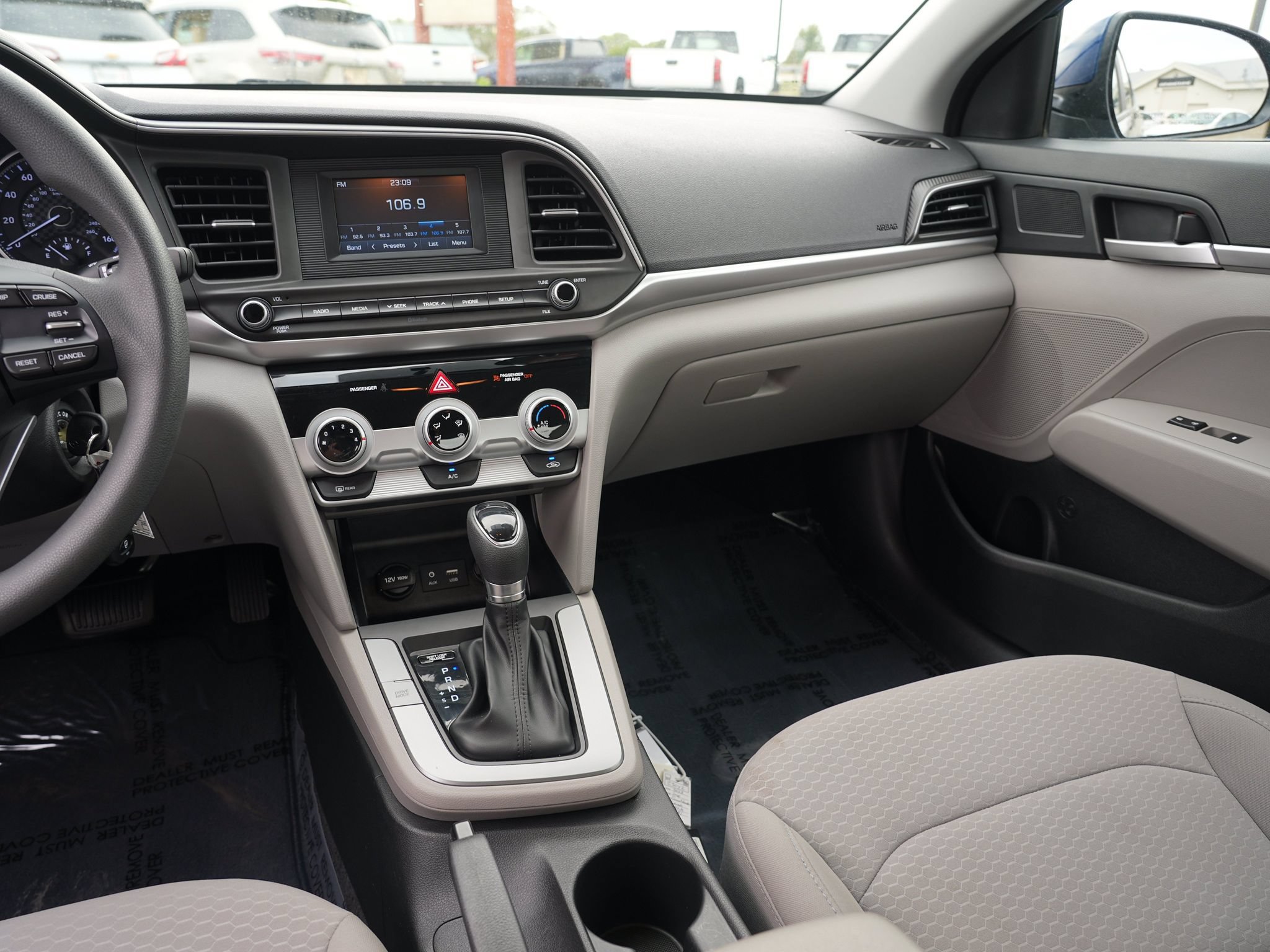 Used 2019 Hyundai Elantra SE FWD image 22