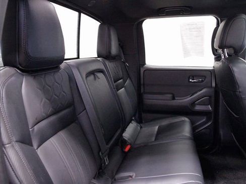 Used 2022 Nissan Frontier PRO-4X w/ Pro-4X Premium Package image 18