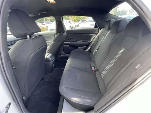 Certified 2025 Hyundai Elantra Sport image 9