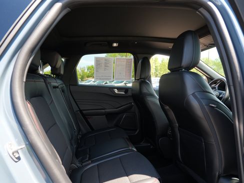 Used 2023 Ford Escape ST-Line w/ Tech Pack #1 AWD/4WD image 31