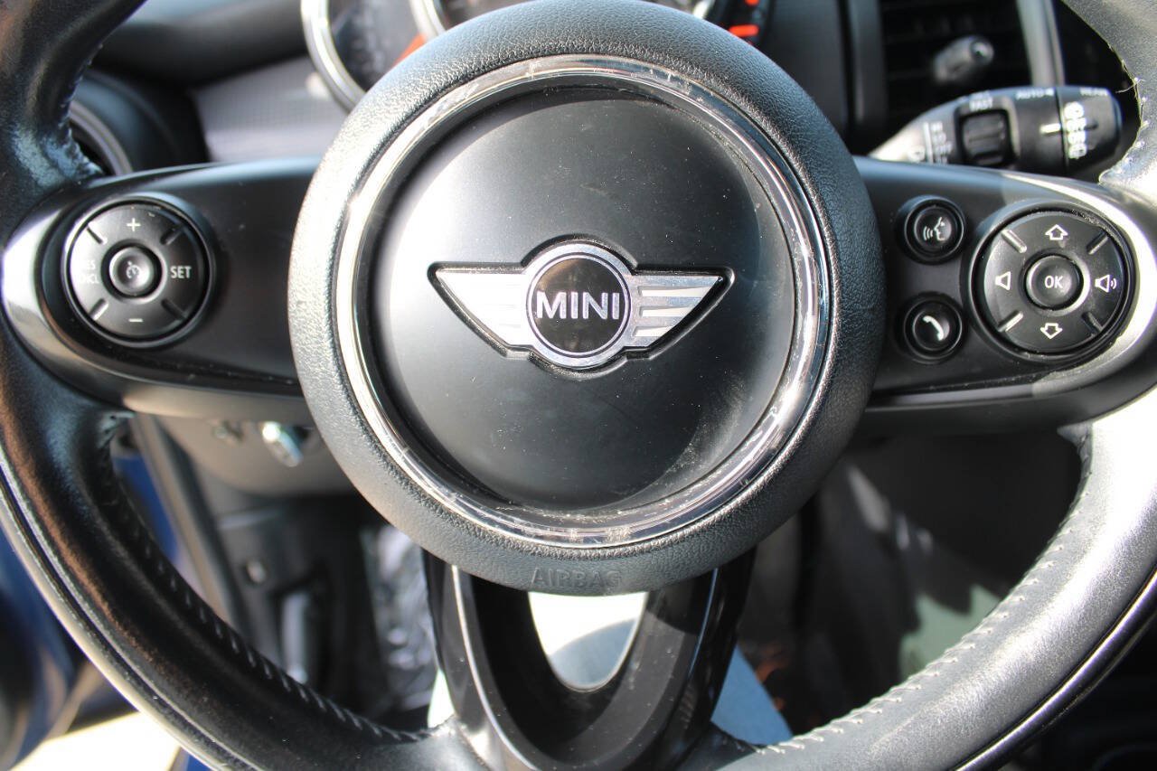 Used 2017 MINI Cooper 4-Door Hardtop FWD image 14