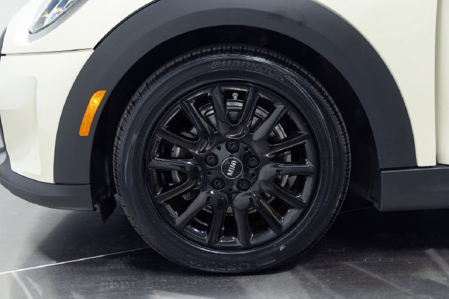 Used 2022 MINI Cooper 2-Door Hardtop FWD image 26