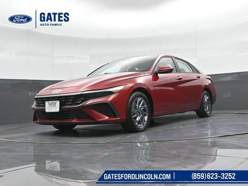 Used 2024 Hyundai Elantra SEL FWD image 42