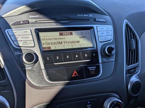 Used 2011 Hyundai Tucson GLS image 13