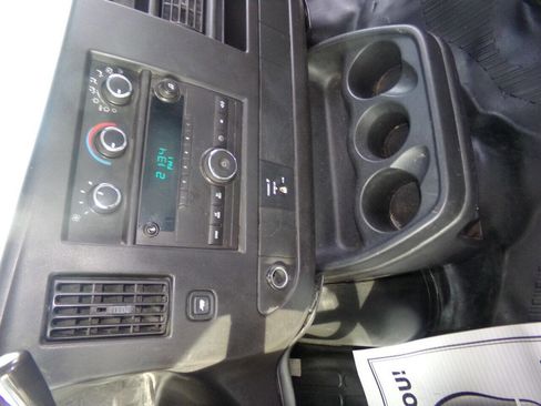 Used 2009 Chevrolet Express 3500 3500 2dr Commercial/Cutaway/Ch image 41