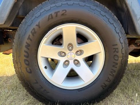 Used 2005 Jeep Wrangler Rubicon w/ Security Group AWD/4WD image 11