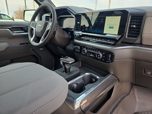New 2026 Chevrolet Silverado 1500 LTZ w/ Technology Package AWD/4WD image 17