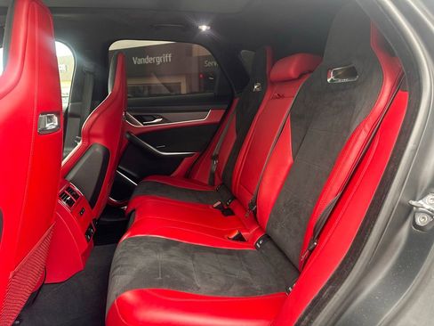Used 2021 Jaguar F-PACE SVR image 16