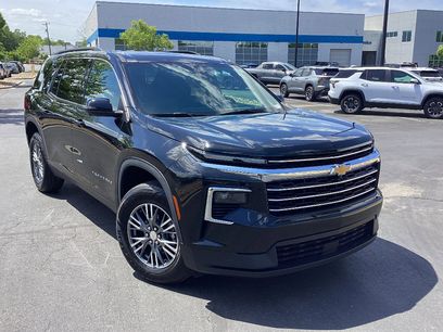 Used 2024 Chevrolet Traverse LT