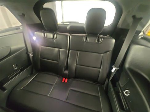 Certified 2023 Ford Explorer Limited w/ Limited Technology Package image 16