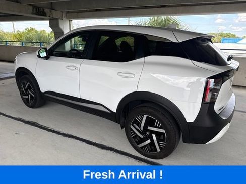 Used 2025 Nissan Kicks SV FWD image 17