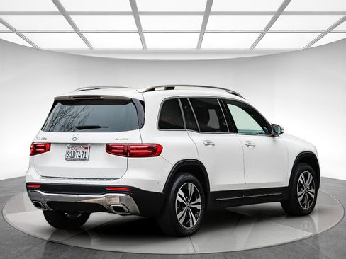 Certified 2025 Mercedes-Benz GLB 250 4MATIC image 4