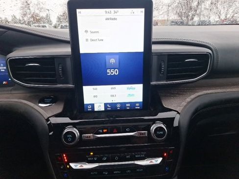 Used 2022 Ford Explorer Platinum w/ Equipment Group 601A image 18