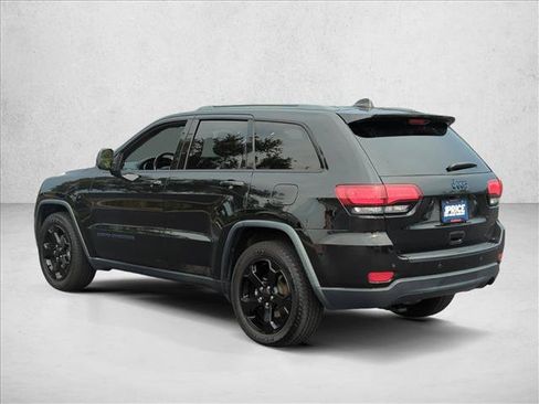 Used 2019 Jeep Grand Cherokee Laredo RWD image 8