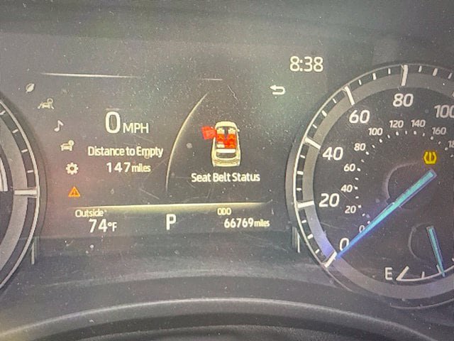 Used 2021 Toyota Highlander XLE FWD image 5