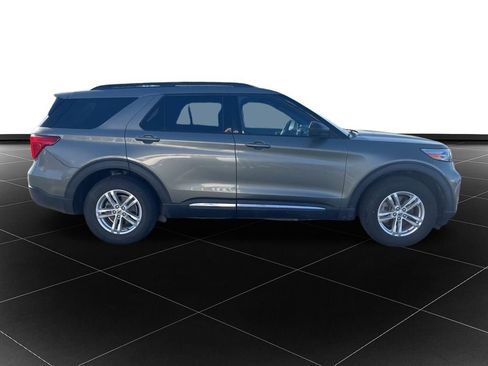 Used 2020 Ford Explorer XLT w/ Equipment Group 202A image 6