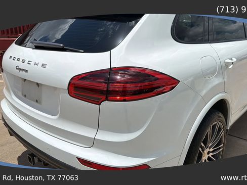 Used 2017 Porsche Cayenne Platinum Edition AWD/4WD image 18