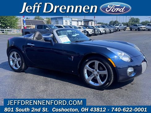 Used 2008 Pontiac Solstice Convertible w/ Premium Package RWD image 1