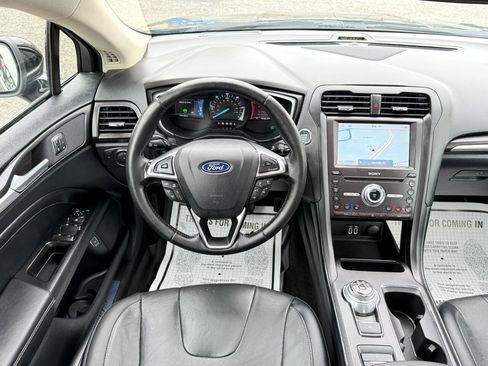 Used 2019 Ford Fusion Energi Titanium image 27