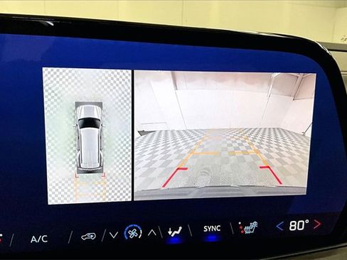 Used 2025 Chevrolet Tahoe Z71 image 25